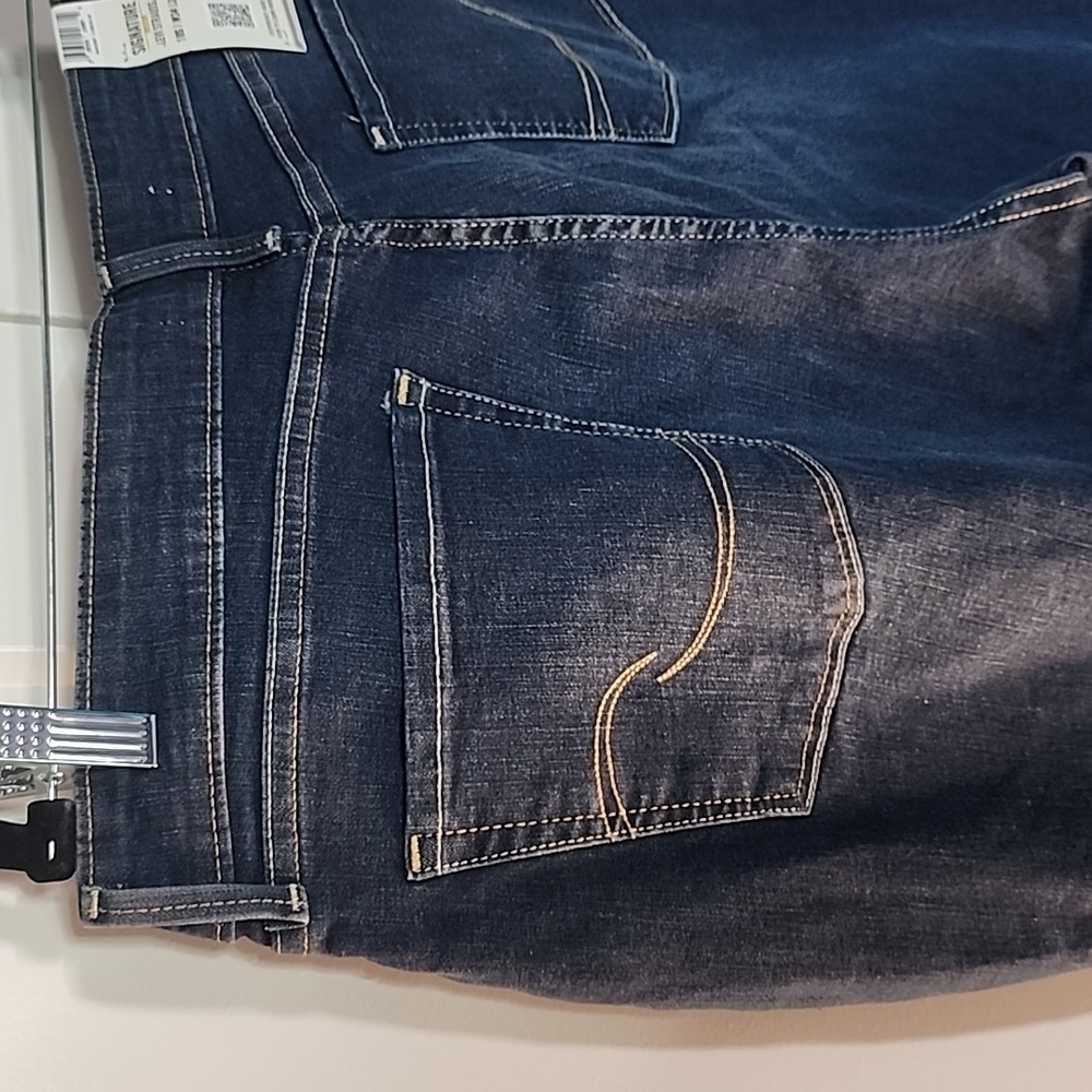Levi Strauss Jeans - Picture 11 of 13
